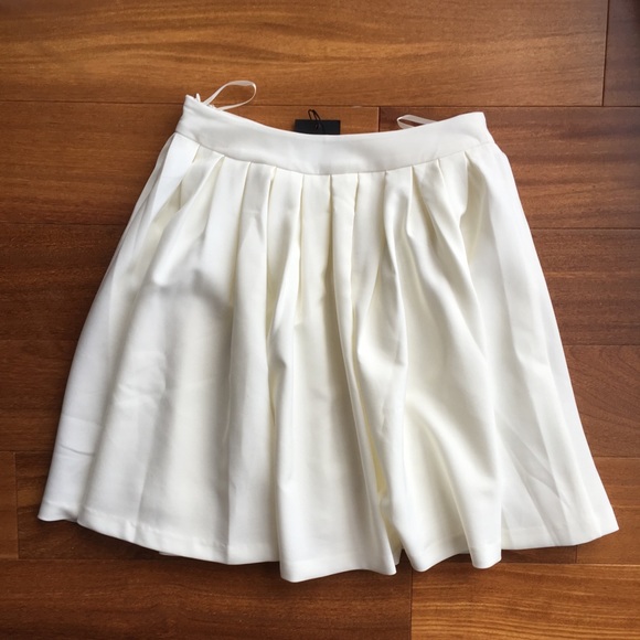 NWT Blaque Label White Skirt - Picture 2 of 5